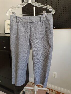 LOFT womens capri cotton/linen blend color grey size 0P stretch